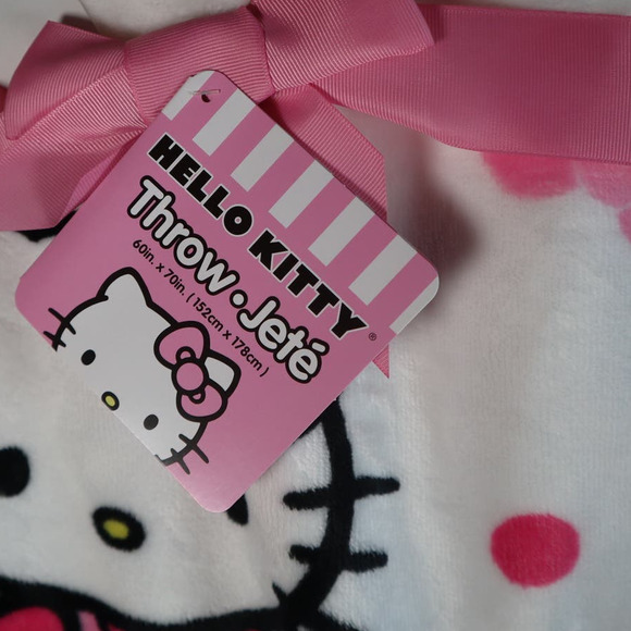 Hello Kitty Pink Bow Daisy Throw Blanket - Picture 2 of 4